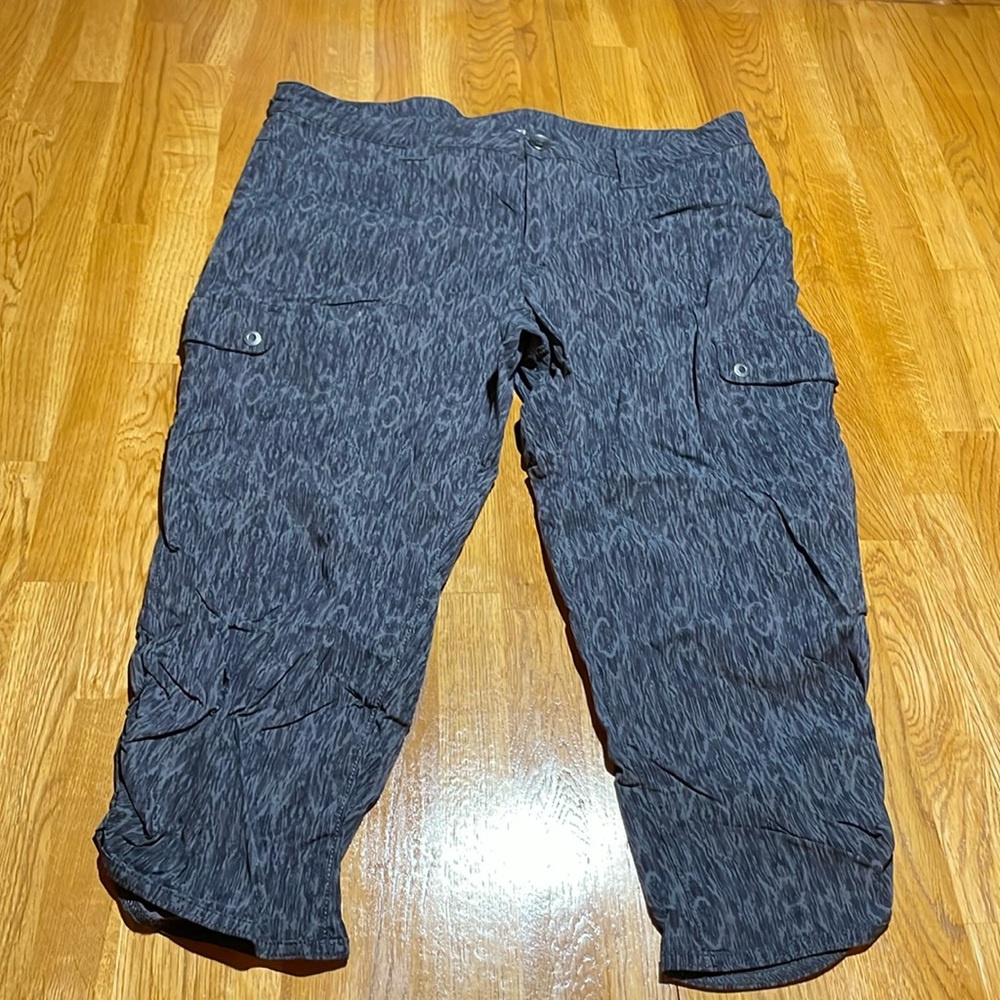 Eddie Bauer capri pants.